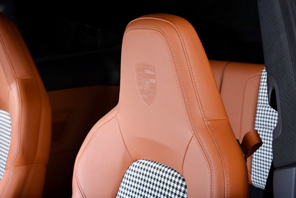 Porsche 992 Sport Classic