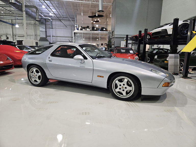 Porsche 928 GTS
