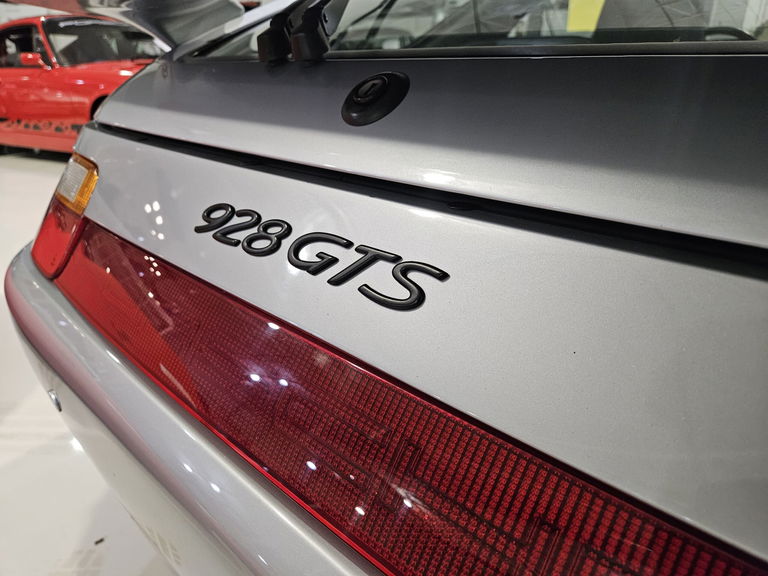 Porsche 928 GTS