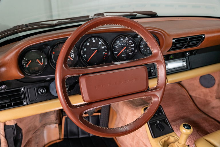 Porsche 964 Carrera 4