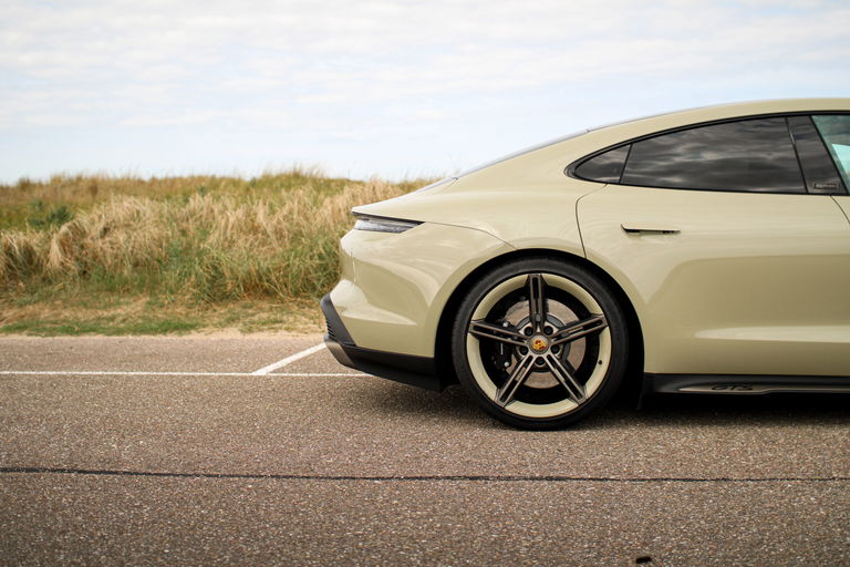 Porsche Taycan GTS