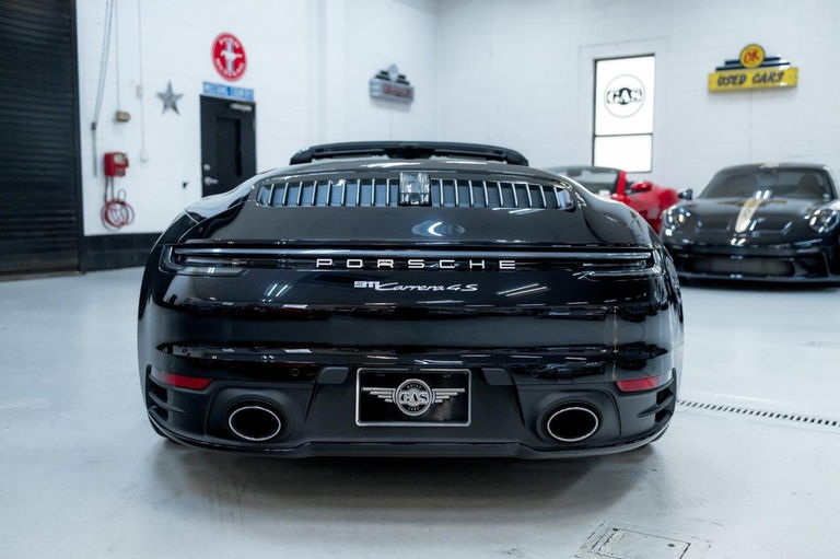 Porsche 992 Carrera 4S