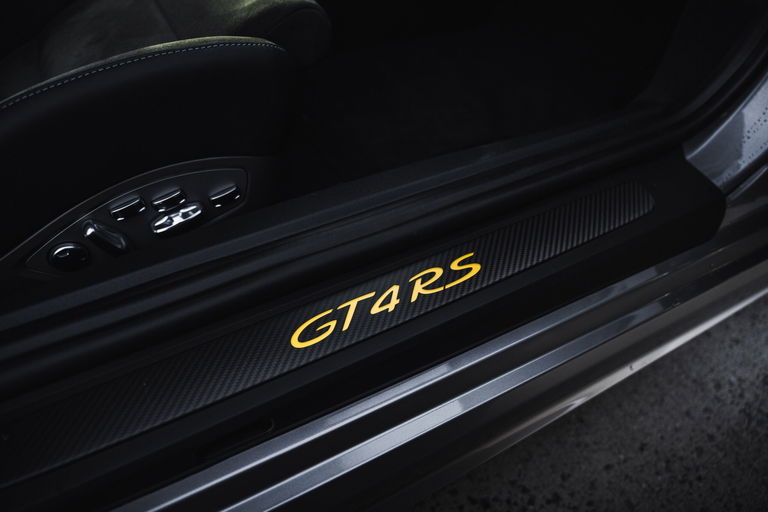 Porsche 718 Cayman GT4 RS