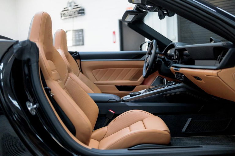 Porsche 992 Carrera 4S