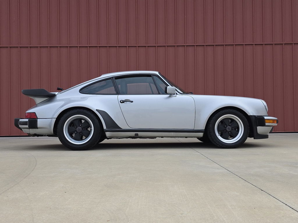 Porsche 911 Turbo 3.3 (US)