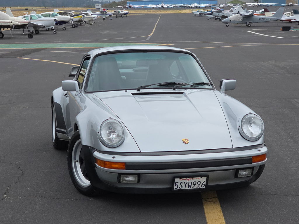 Porsche 911 Turbo 3.3 (US)