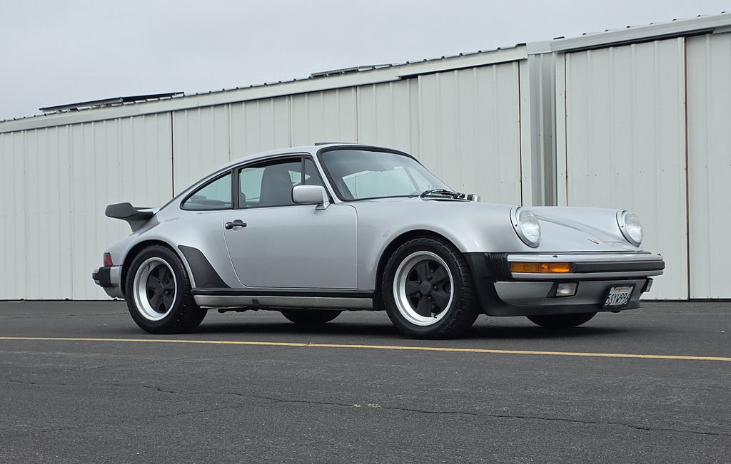 Porsche 911 Turbo 3.3 (US)