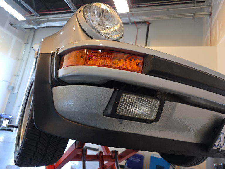 Porsche 911 Turbo 3.3 (US)