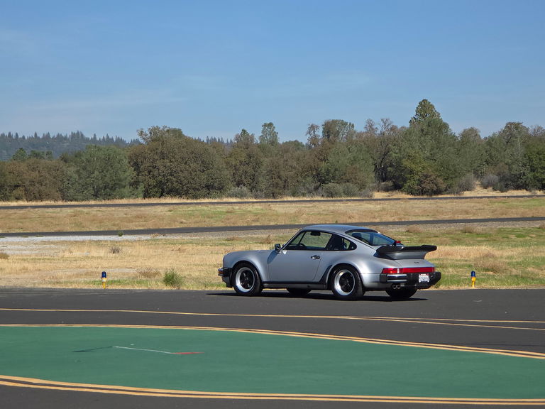 Porsche 911 Turbo 3.3 (US)