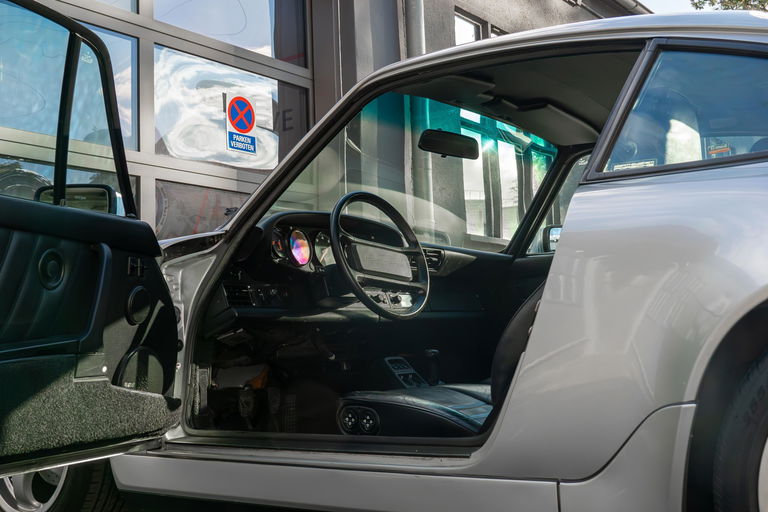 Porsche 964 Carrera 4