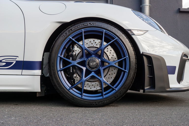 Porsche 718 Cayman GT4 RS