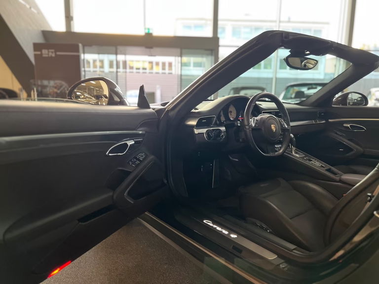 Porsche 991 Carrera 4