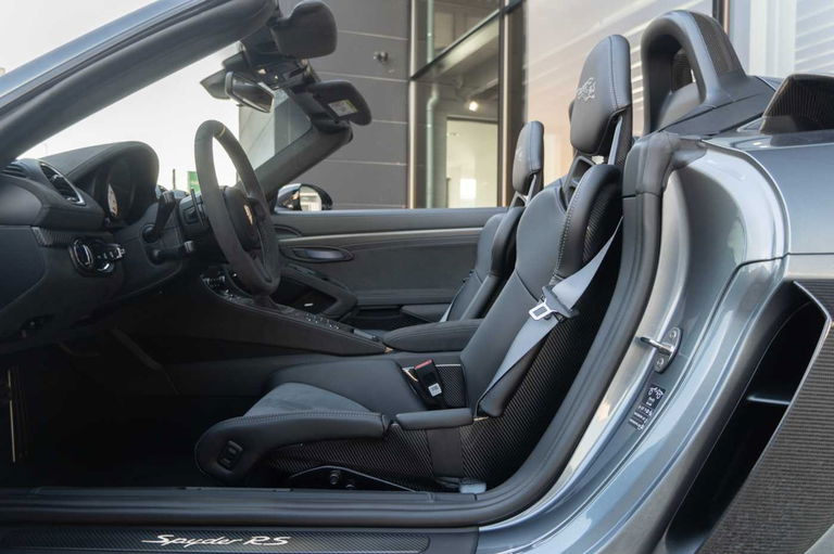 Porsche 718 Spyder RS