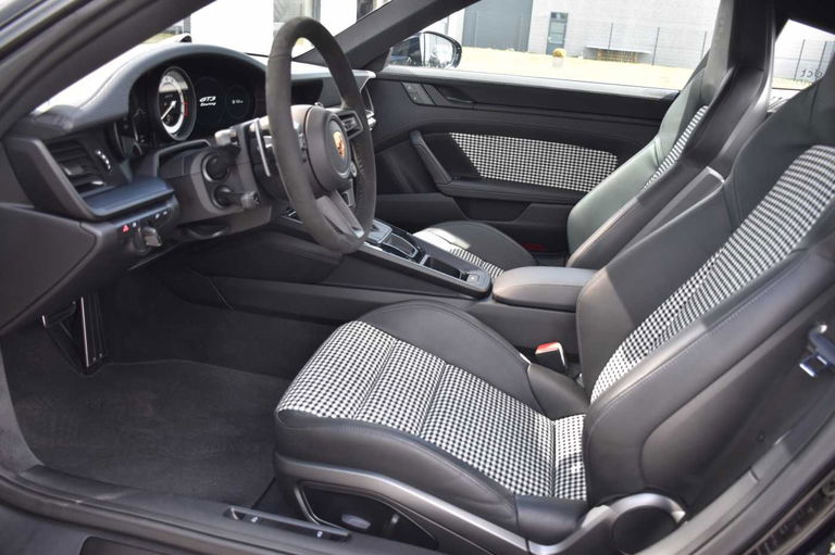 Porsche 992 GT3 Touring