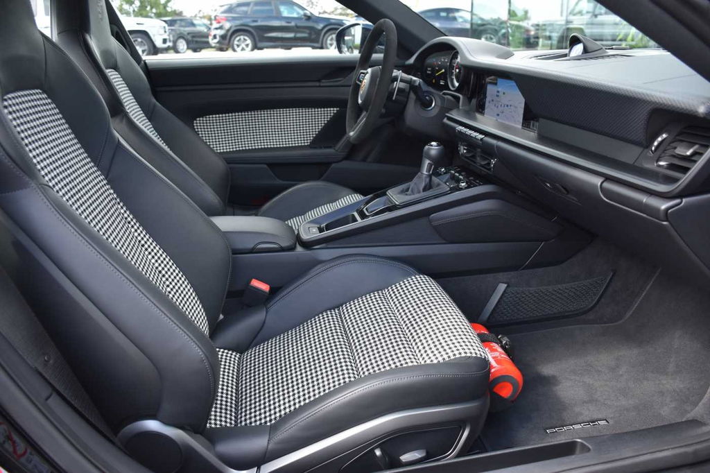 Porsche 992 GT3 Touring