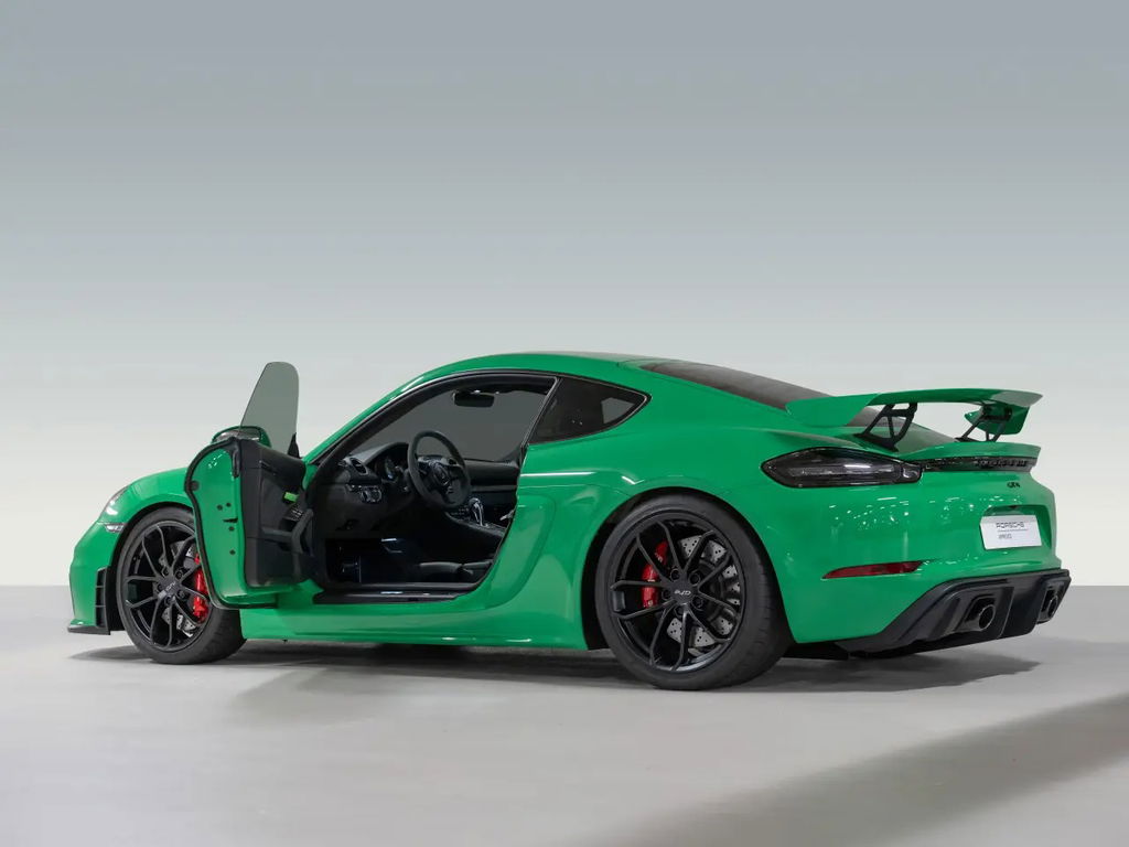Porsche 718 Cayman GT4