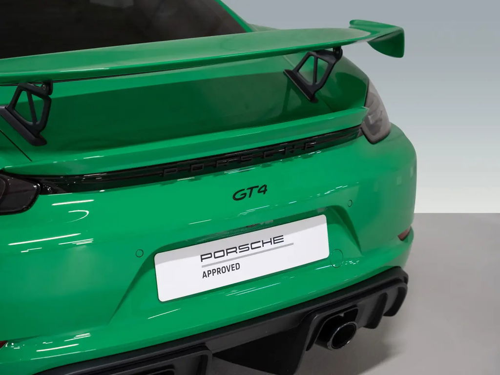 Porsche 718 Cayman GT4