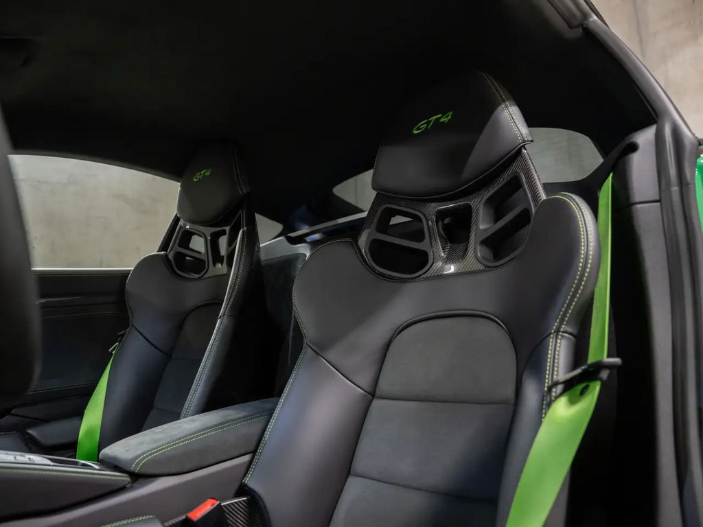 Porsche 718 Cayman GT4