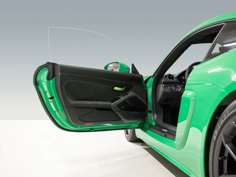 Porsche 718 Cayman GT4