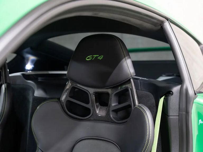 Porsche 718 Cayman GT4