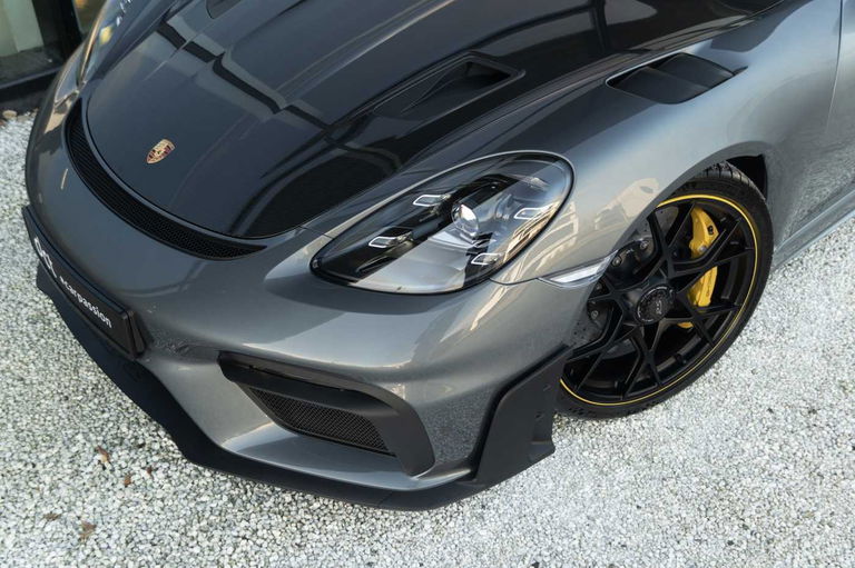 Porsche 718 Spyder RS