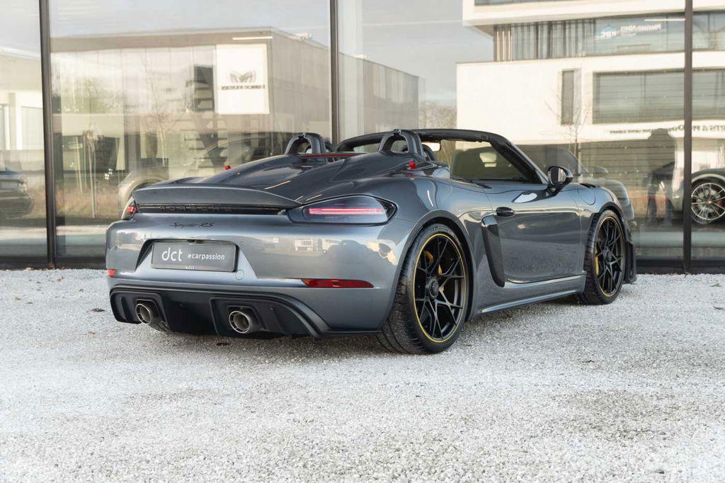 Porsche 718 Spyder RS