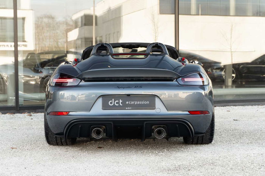 Porsche 718 Spyder RS