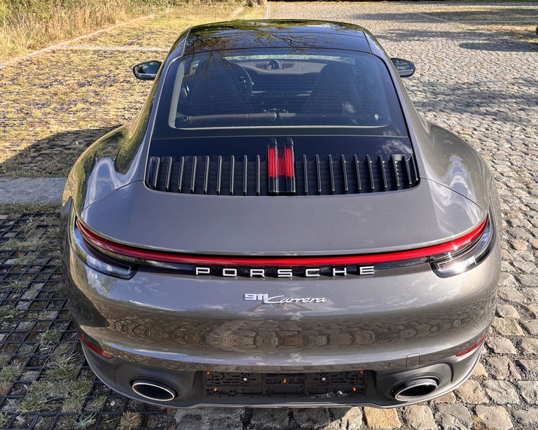 Porsche 992 Carrera