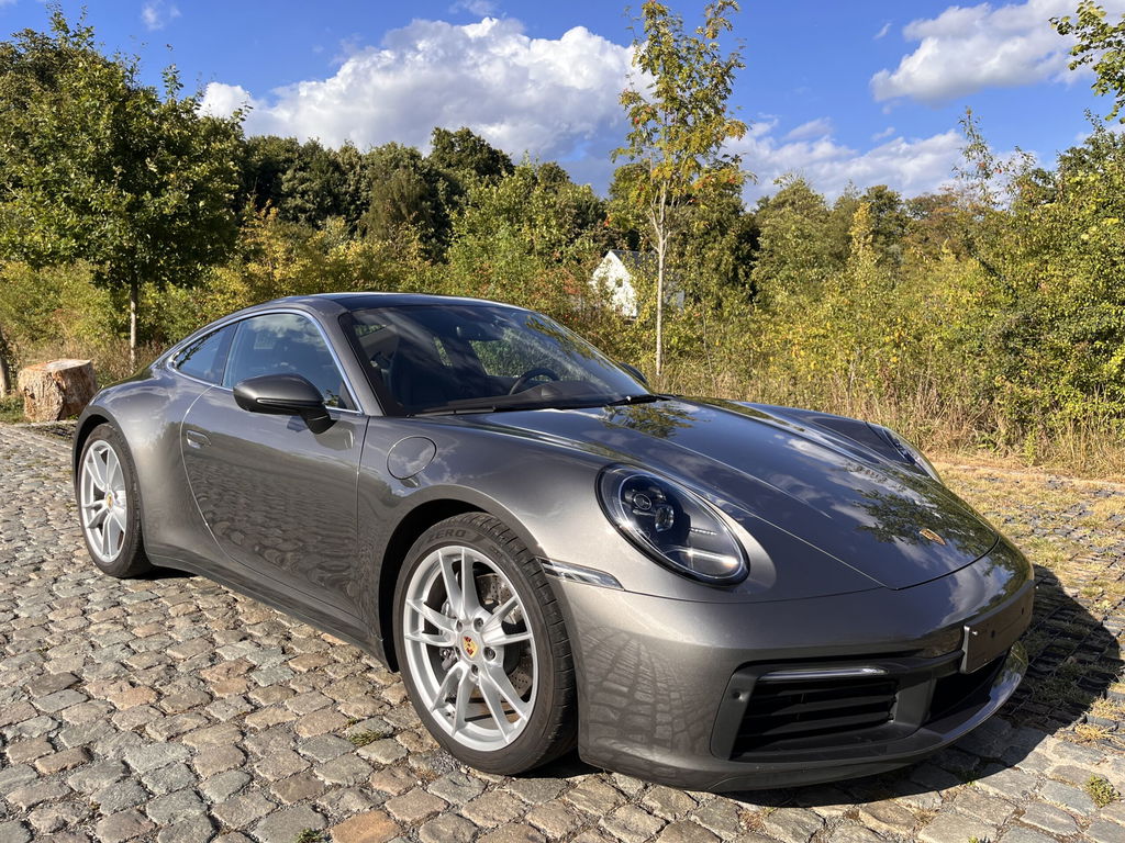 Porsche 992 Carrera