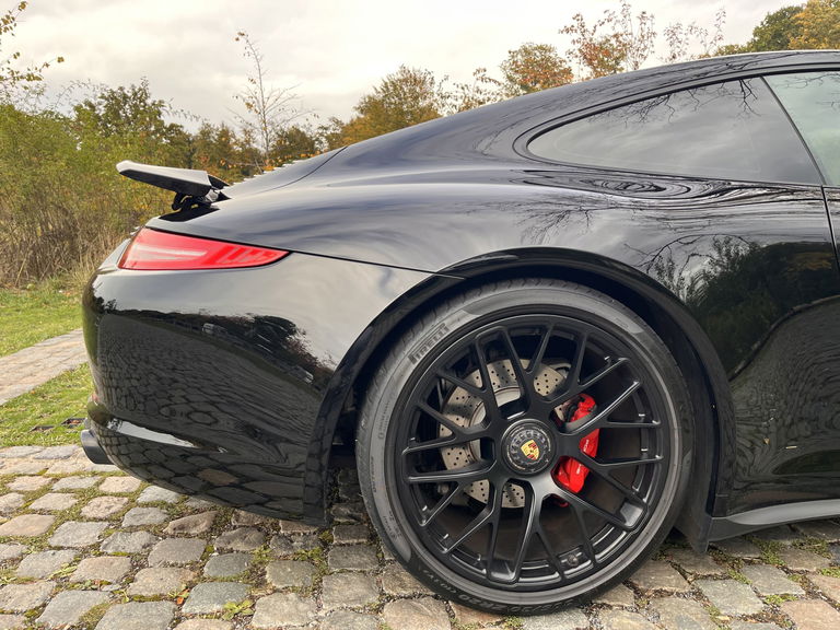 Porsche 991 Carrera GTS