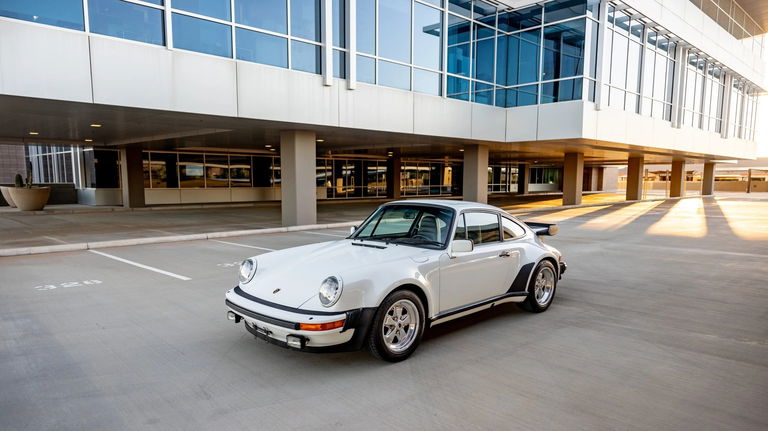 Porsche 911 Turbo 3.3 (US)