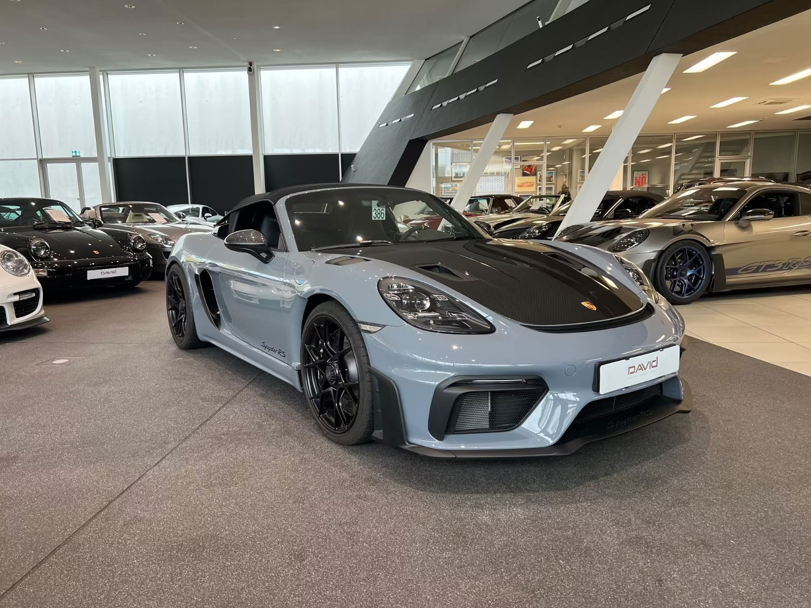Porsche 718 Spyder RS