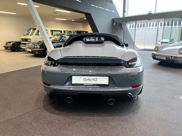 Porsche 718 Spyder RS