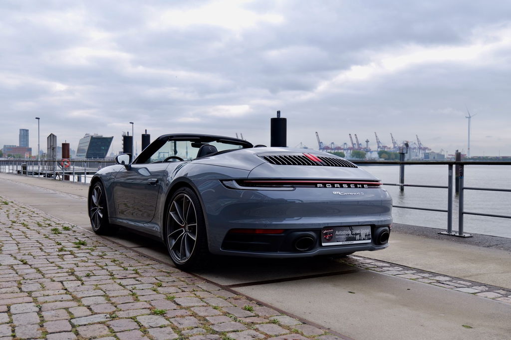 Porsche 992 Carrera 4S