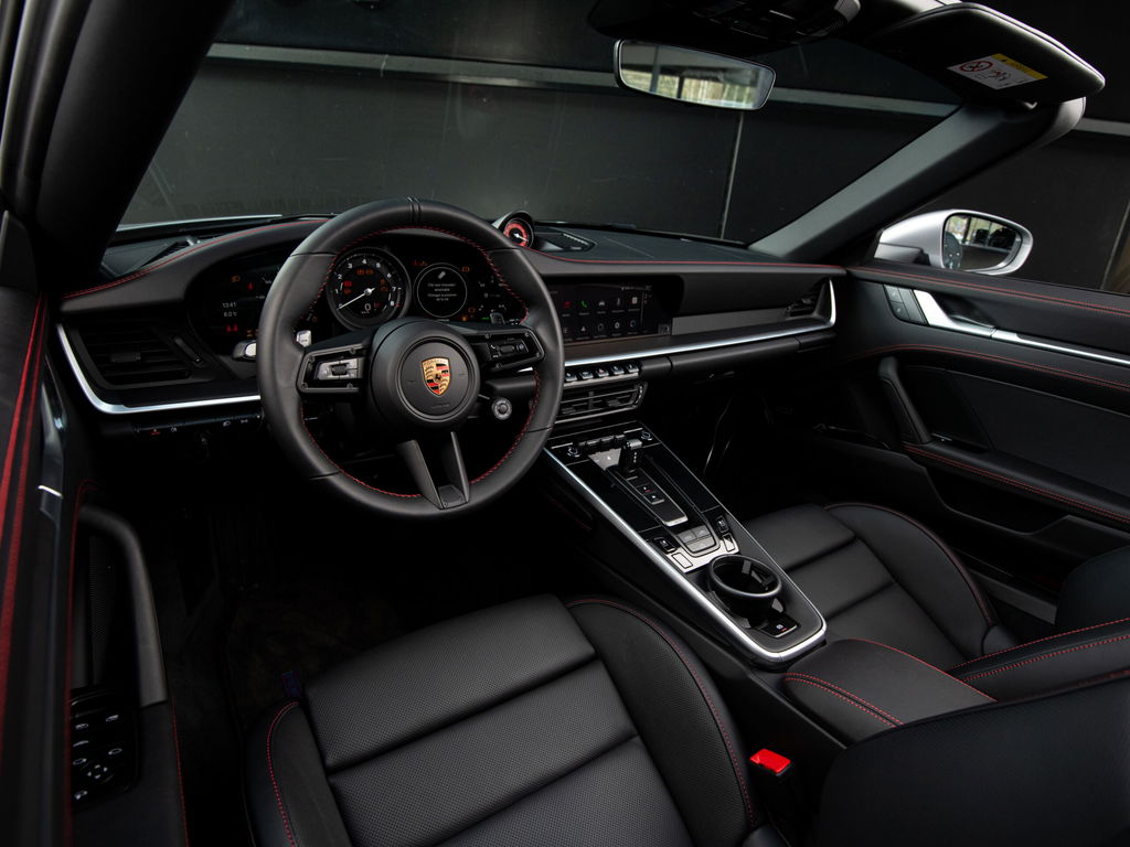 Porsche 992 Carrera 4S