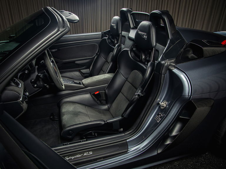 Porsche 718 Spyder RS