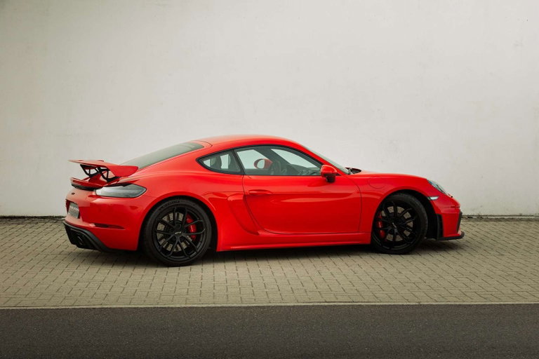 Porsche 718 Cayman GT4