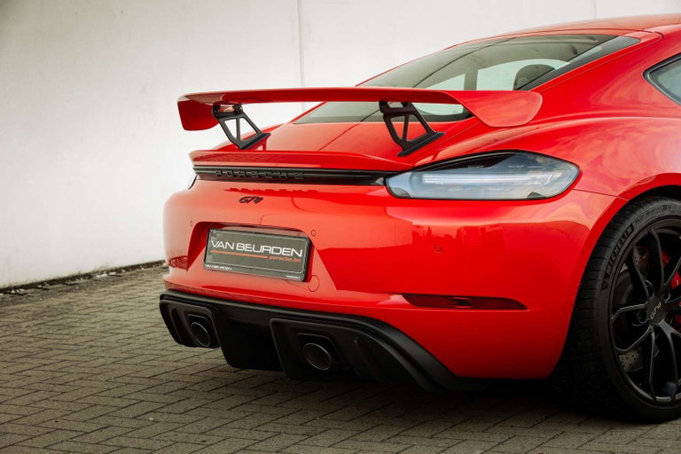 Porsche 718 Cayman GT4
