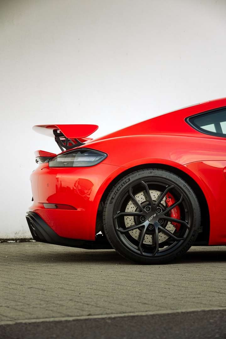 Porsche 718 Cayman GT4