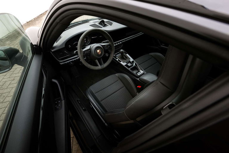 Porsche 992 Carrera T