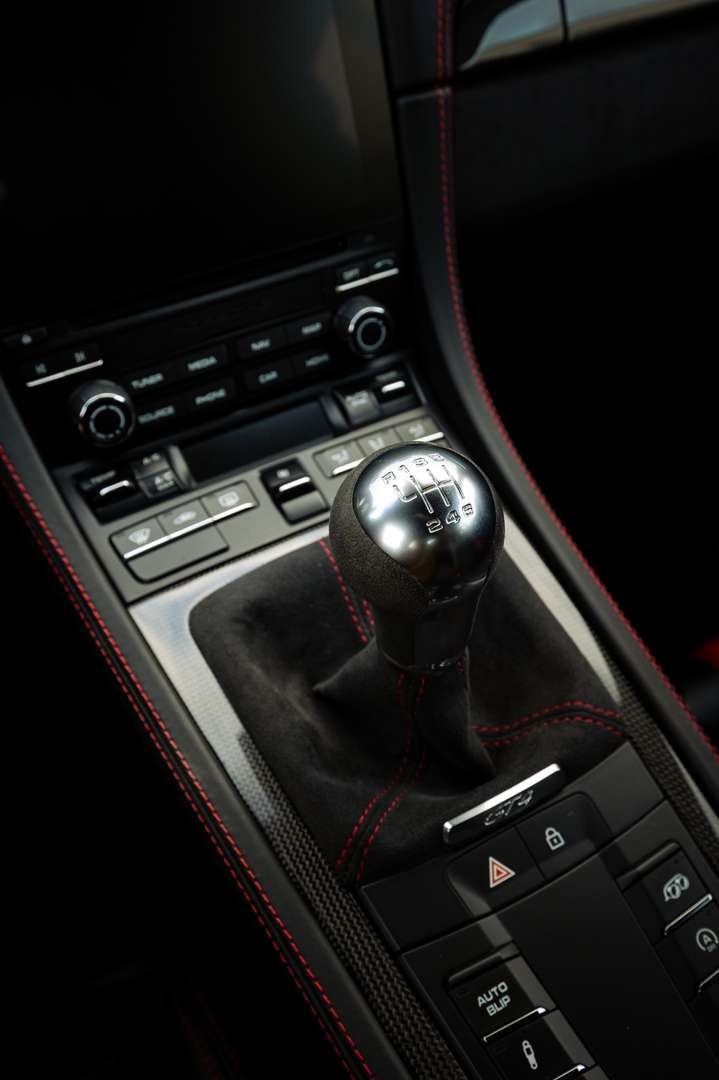 Porsche 718 Cayman GT4