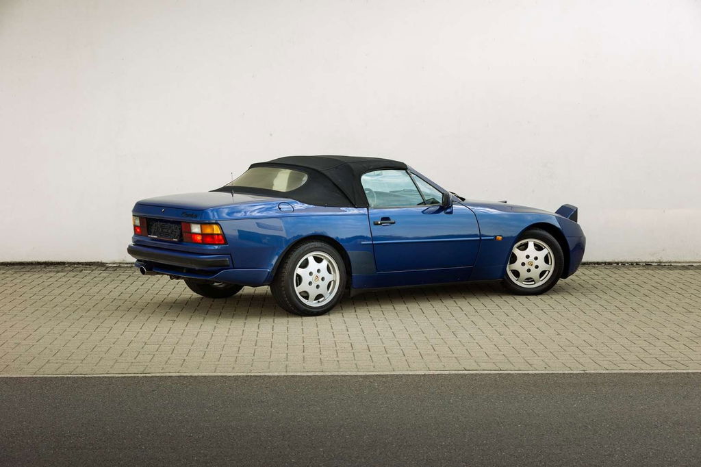 Porsche 944 Turbo Cabriolet