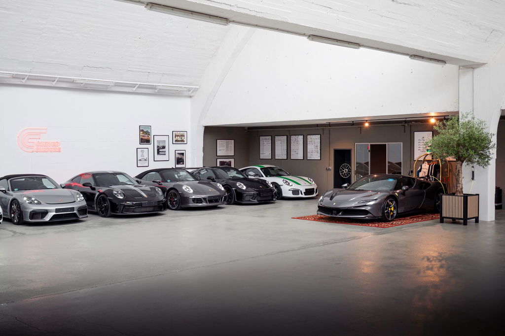 Porsche 992 GT3 Touring