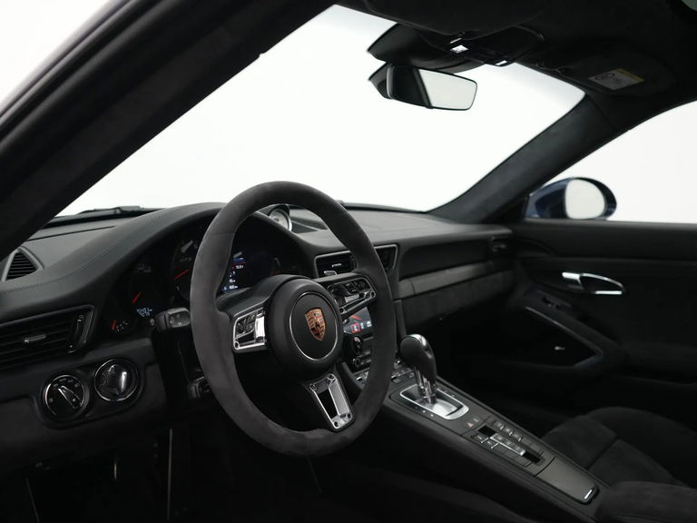 Porsche 991.2 Carrera 4 GTS