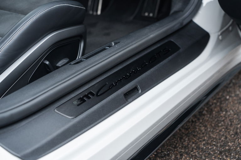 Porsche 992 Carrera 4 GTS