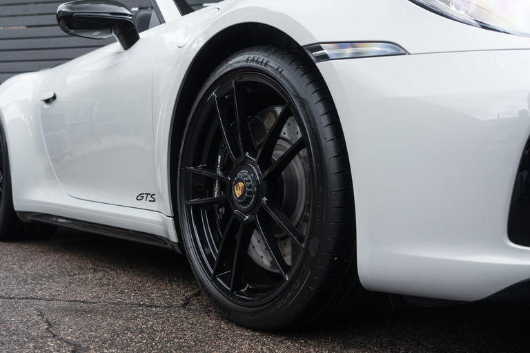 Porsche 992 Carrera 4 GTS