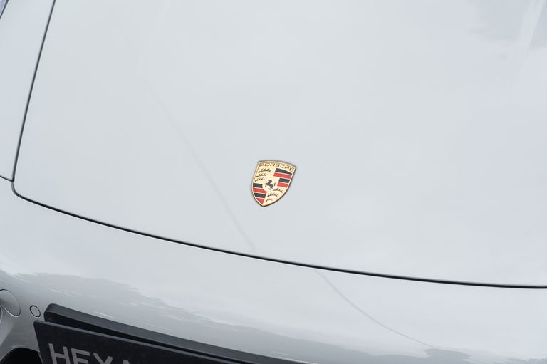 Porsche 992 Carrera 4 GTS