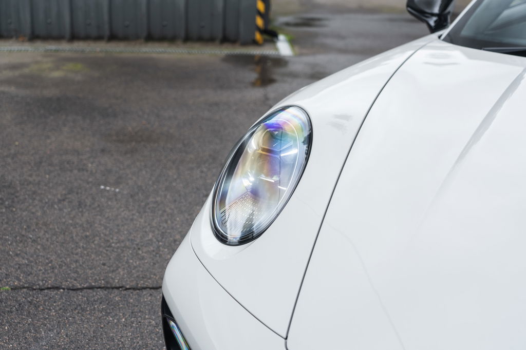 Porsche 992 Carrera 4 GTS