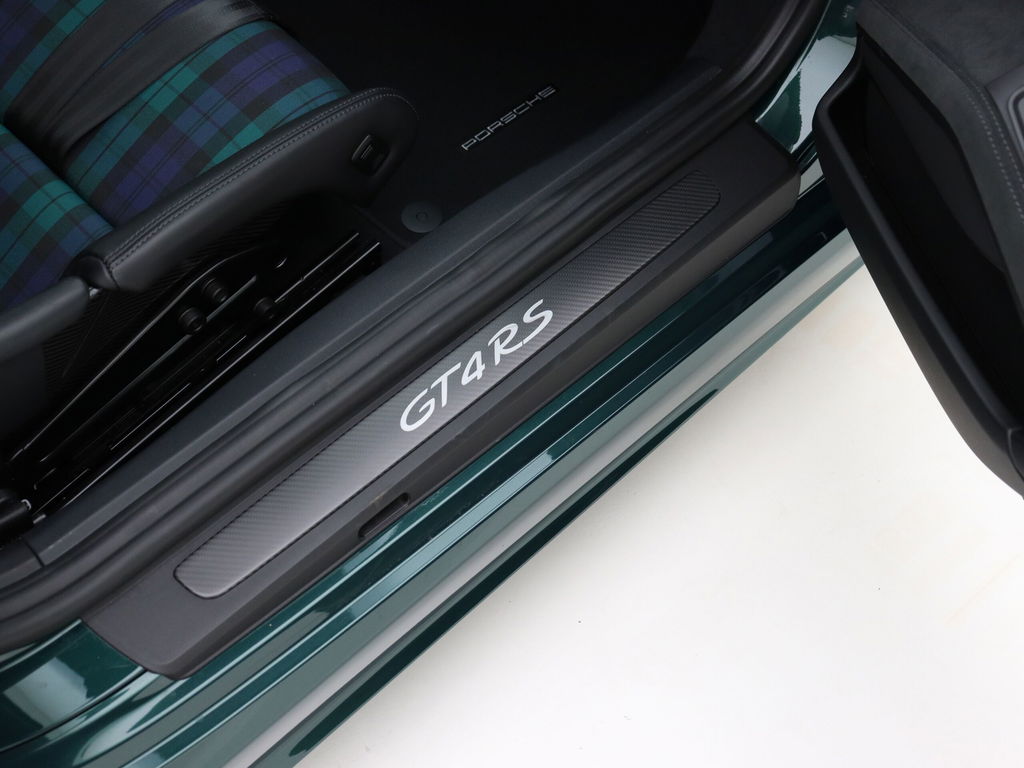 Porsche 718 Cayman GT4 RS