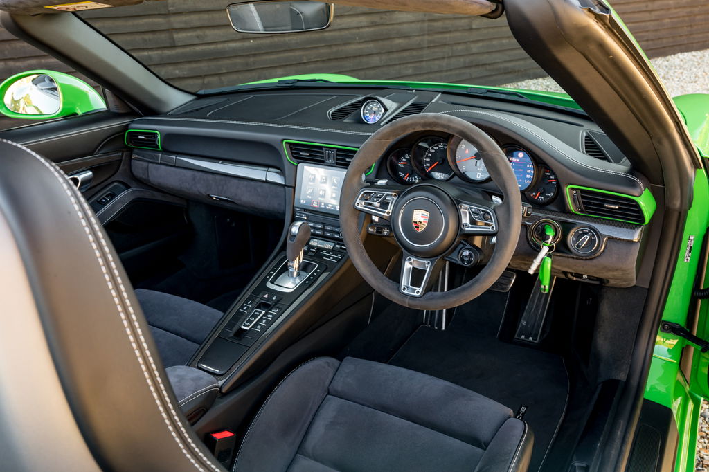 Porsche 991.2 Carrera GTS